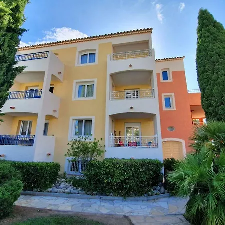 Le Village * Les Issambres